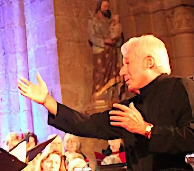 Michel Piquemal, chef de chœur du Grand Chœur de l’Abbaye aux Dames de Saintes